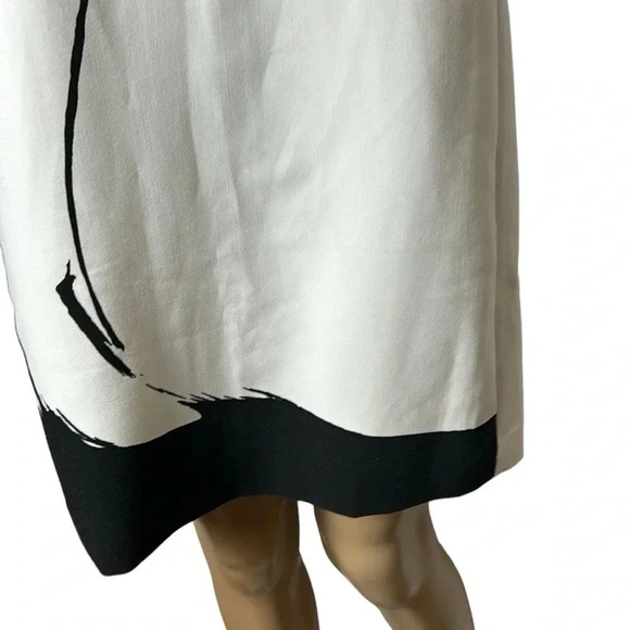Banana Republic dress women size 2. White ,black , abstract, shift ,line,mini - Picture 4 of 12